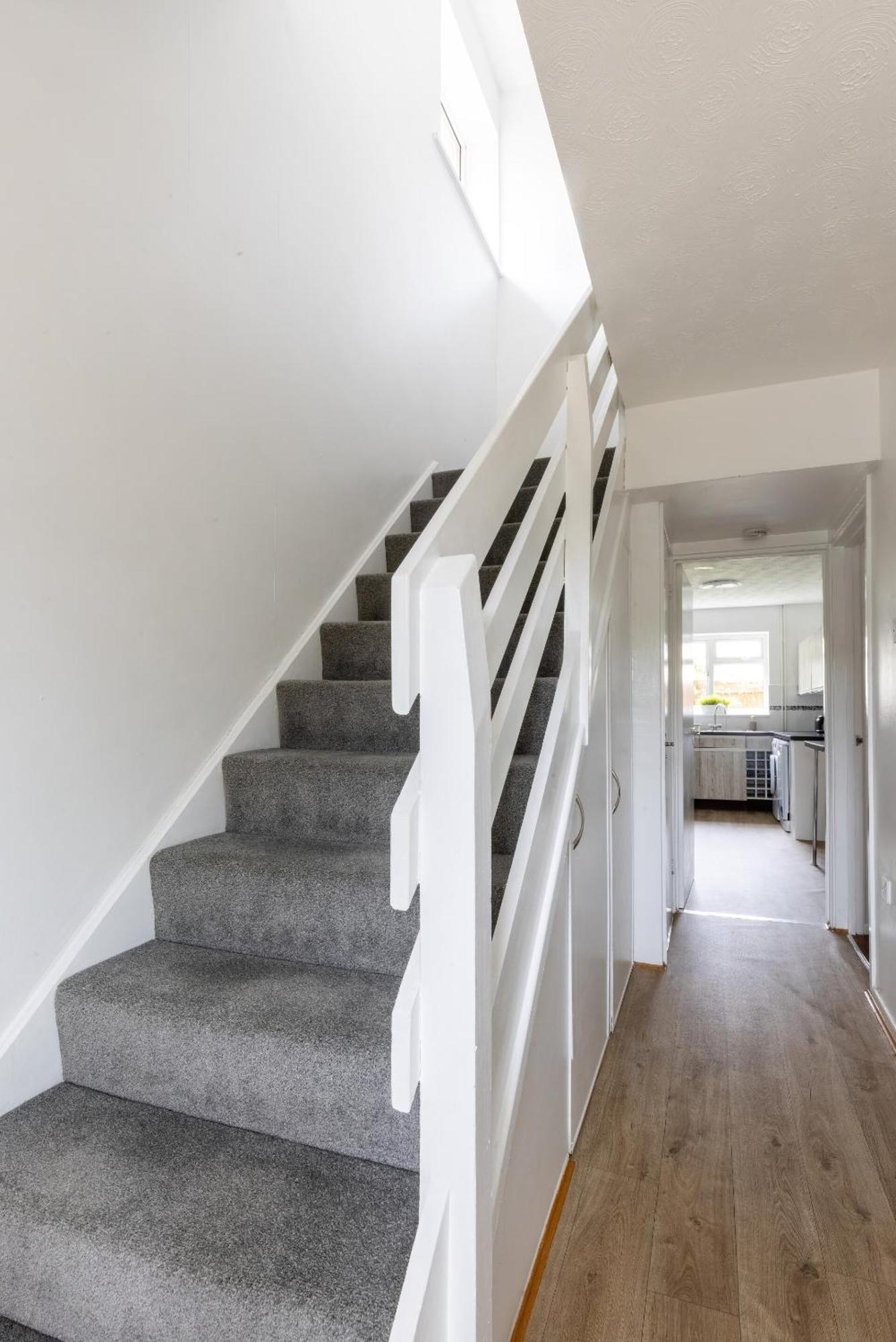 The Conifers Large Detached Home With Off Street Parking 위트니 외부 사진